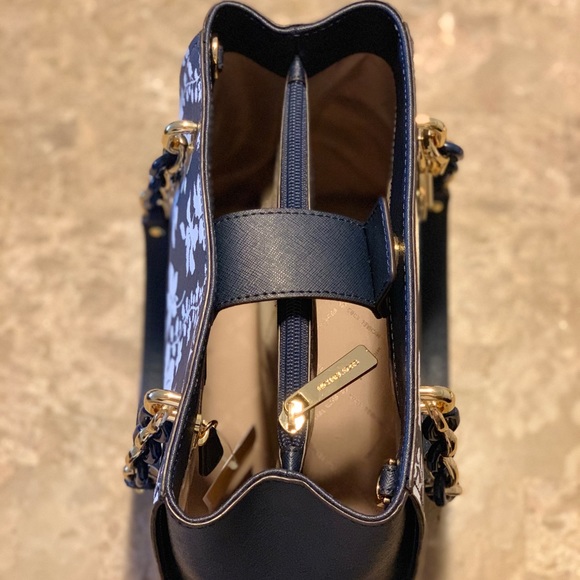 Michael Kors Floral handbag - Picture 4 of 8